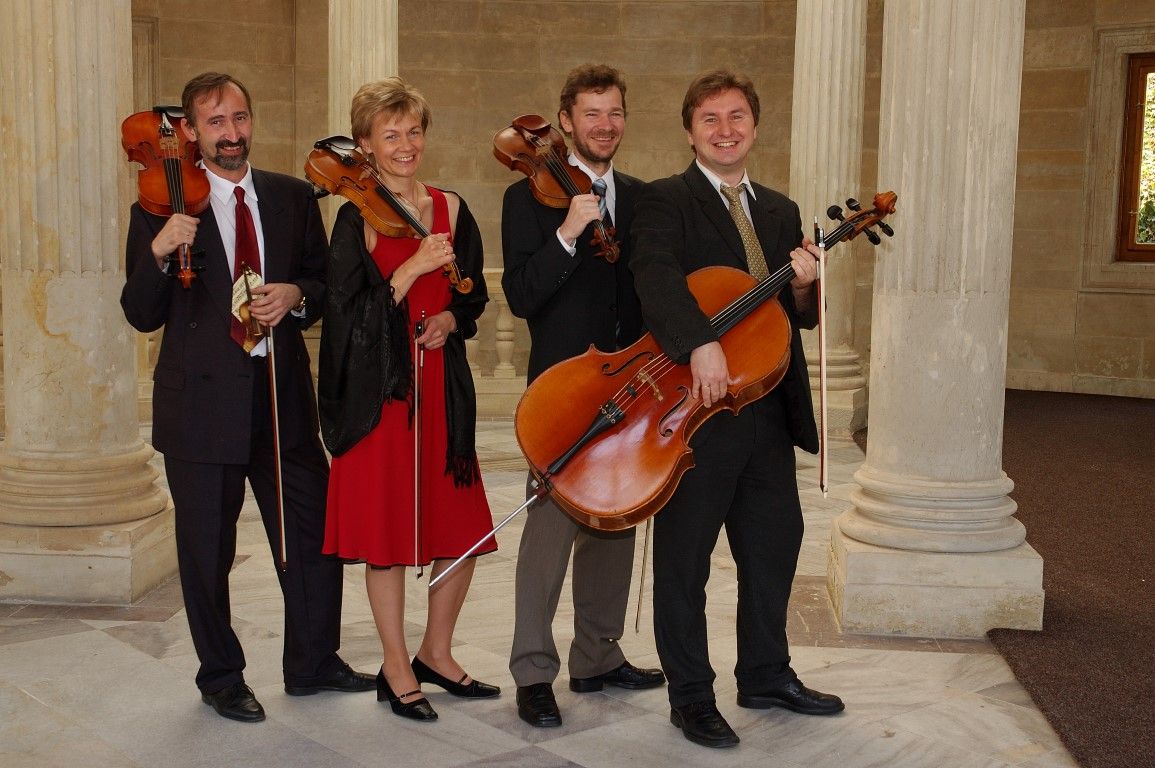 Obnovený Loosův interiér v pondělí hostí koncert