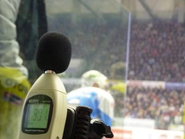 obrázek: Plzeňští fandové se mohou na hokeji předvést. Ve středu jim změří hlasitost