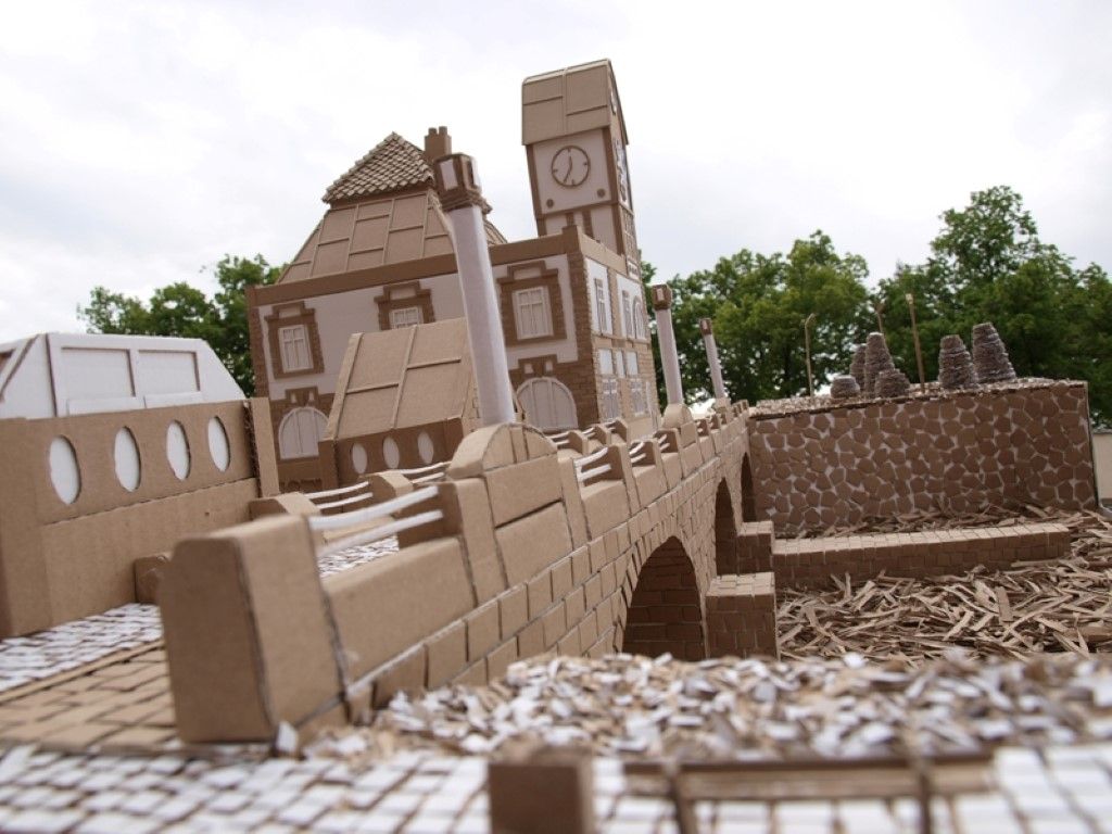 obrázek: Plzeňští studenti postaví dům na Marsu z vlnité lepenky 