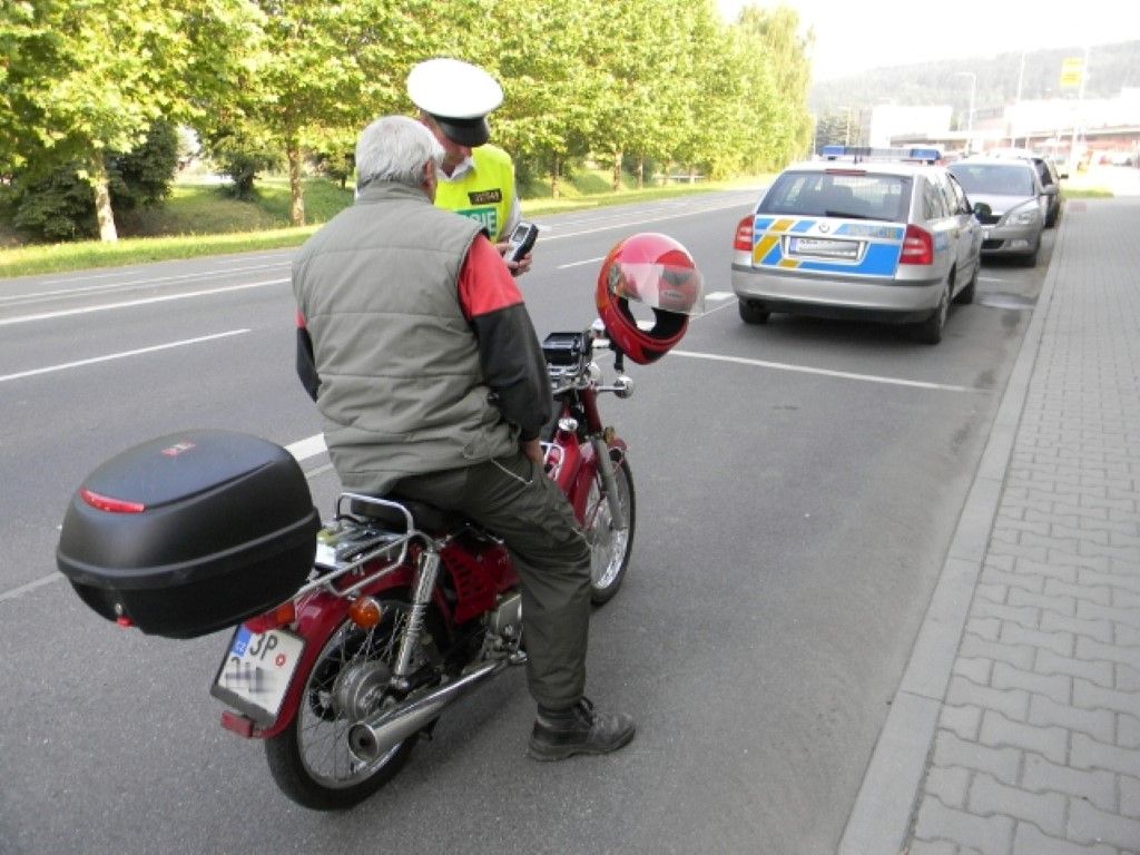 obrázek: Počasí láká motorkáře k vyjížďce. Policisté radí opatrnost