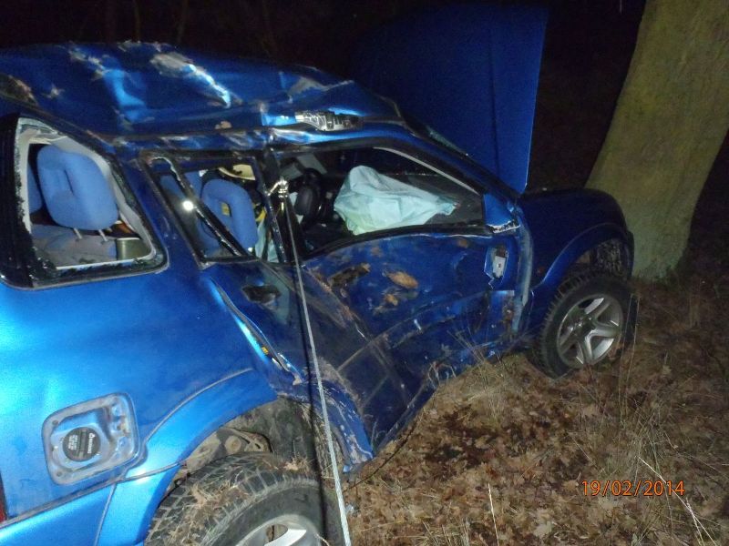 obrázek: Před Kyjovem se ve středu v noci zřítilo auto ze svahu 