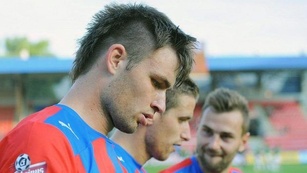 obrázek: Při autogramiádě viktoriánů bude možné zakoupit originální hrané dresy 