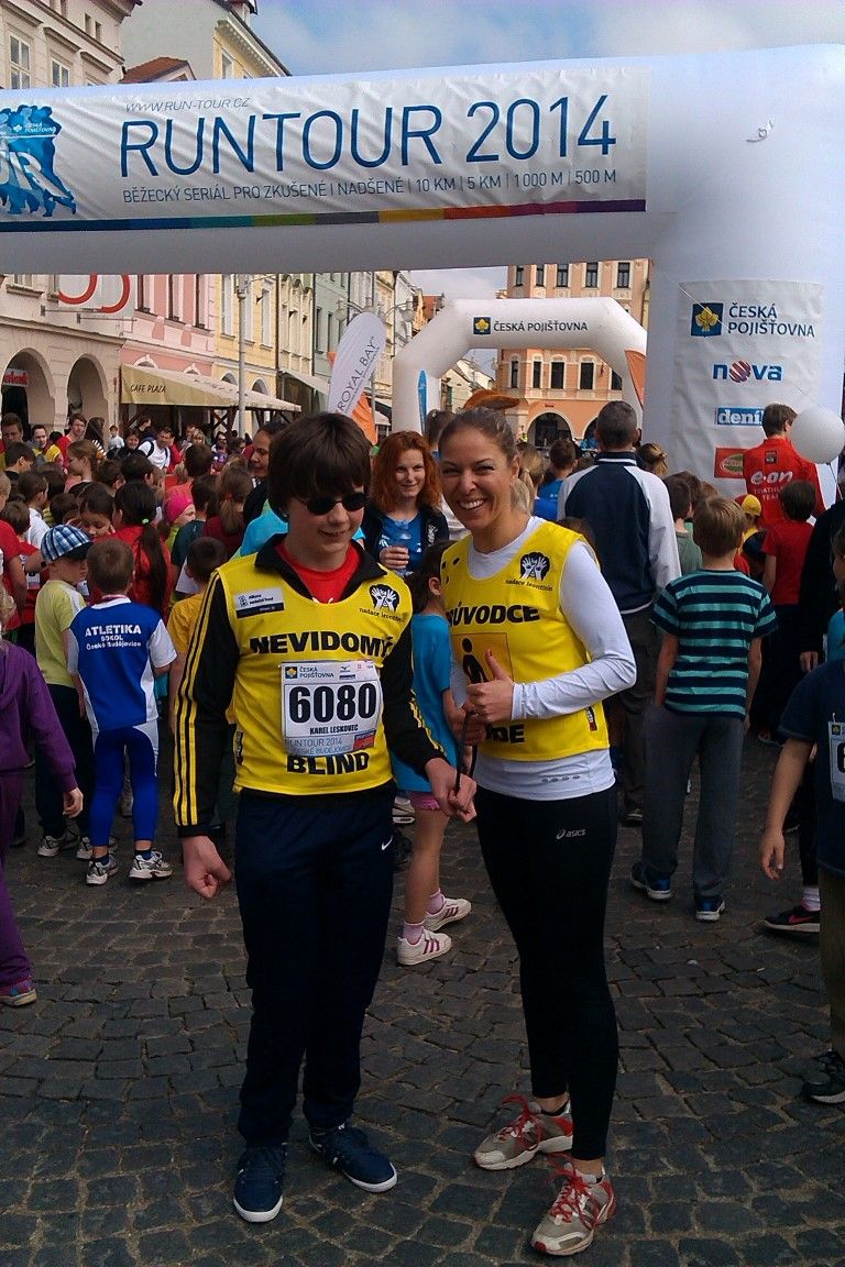 obrázek: Rekordní účast zrakově postižených běžců na plzeňské RunTour 