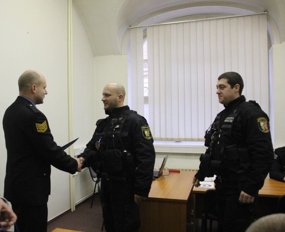 obrázek: Strážníci v Plzni dostali vyznamenání za zachráněné životy