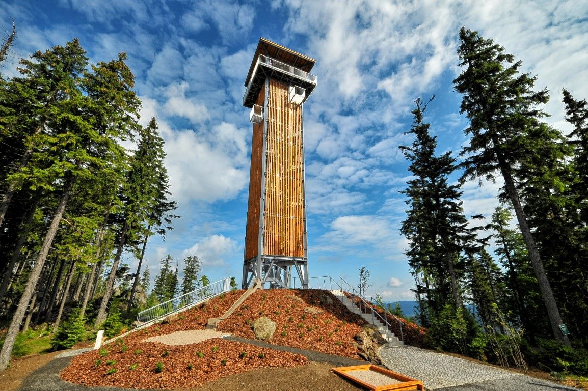 obrázek: Turisté mohou od středy na špičáckou rozhlednu