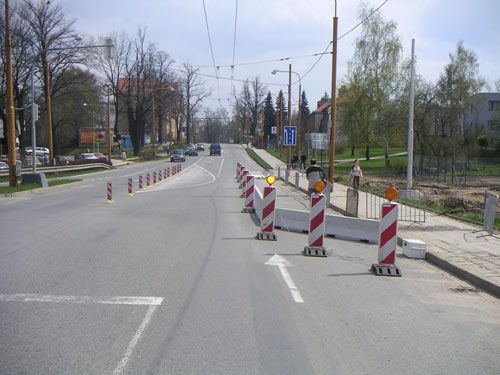 obrázek: V Brnířově zloději ukradli dopravní značení ze silnice