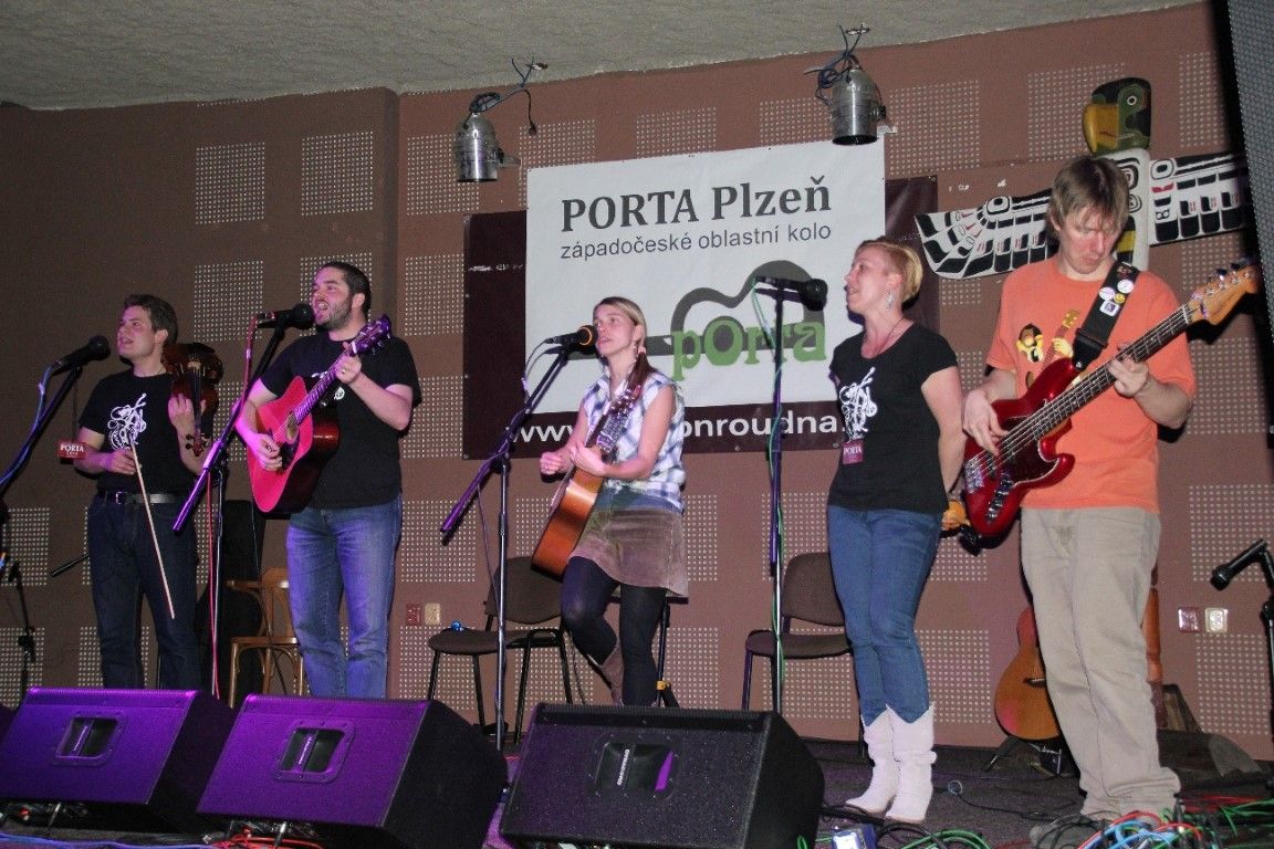 obrázek: Vítězem západočeské Porty jsou Čáry máry, objev Straw Hat