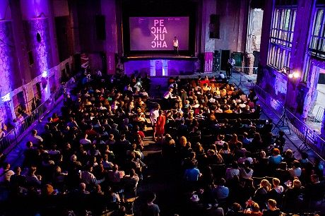 obrázek: Zcela vyprodané bývalé kino Hvězda hostilo devátou PechaKucha Night Plzeň
