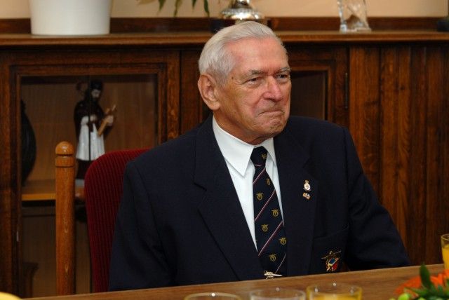 obrázek: Zemřel generál Štandera, pohřeb bude příští středu  
