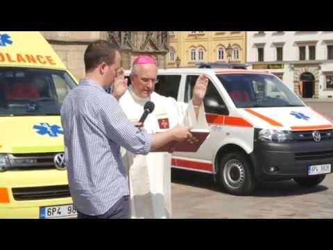Biskup František Radkovský požehnal sanitám ZZS PK