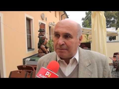 Slunce ve skle láká pivaře na sobotu v pivovaru Purkmistr v Černicích