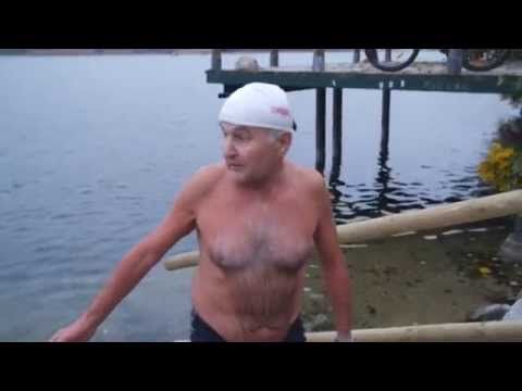 Otužilci si pochvalovali vodu v Boleváku