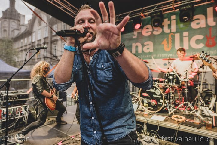 Čeká nás největší hudební týden letošního léta. Festival na ulici nabídne 150 účinkujících