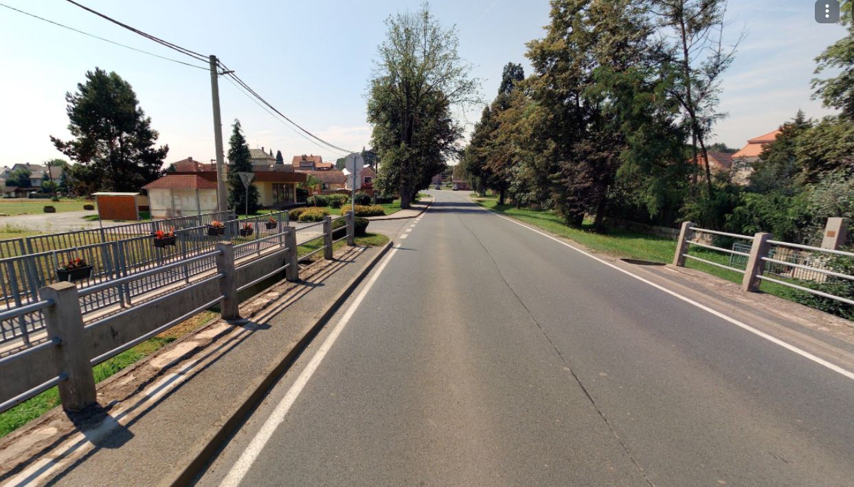 Most v Čeminách čeká demolice. Osobní auta projedou, kamiony musí na objížďku