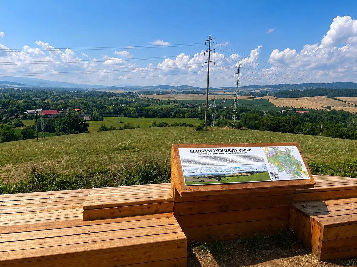 Nový tip na výlet u Klatov. Lesní stezka Hůrka láká na hry, přírodu i krásné výhledy