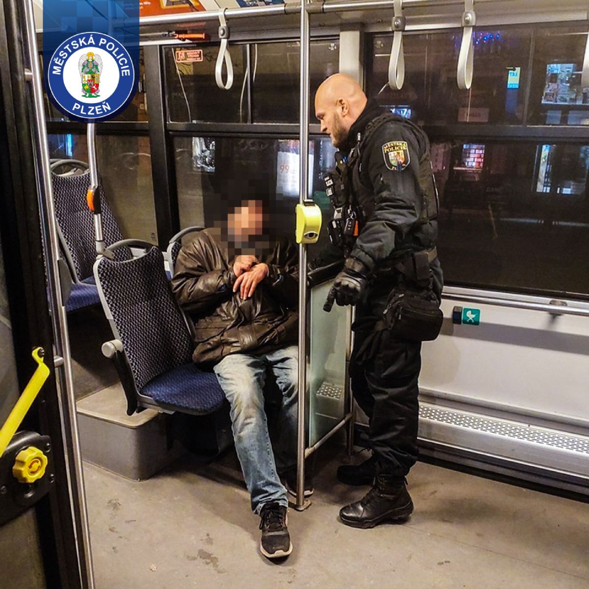 Opilec s 2,37 ‰ zastavil trolejbus u Mrakodrapu