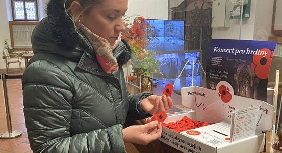 Plzeň se přidává k podpoře válečných hrdinů - kupte si vlčí mák