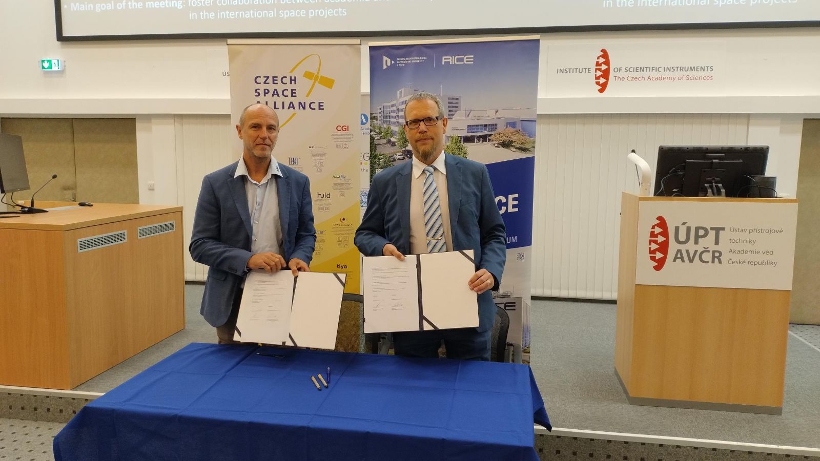 obrázek: Plzeňská univerzita míří blíž ke kosmu. Elektrotechnická fakulta spojila síly s Českou vesmírnou aliancí