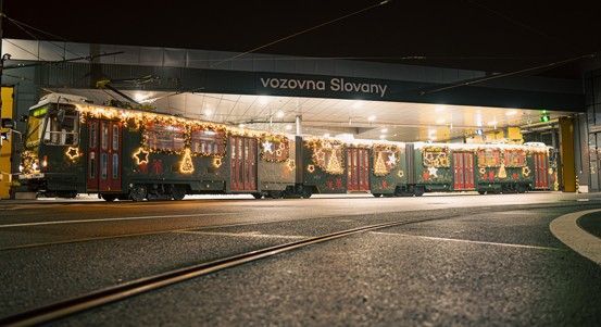 Plzeňská vánoční tramvaj - chaloupka na kolejích