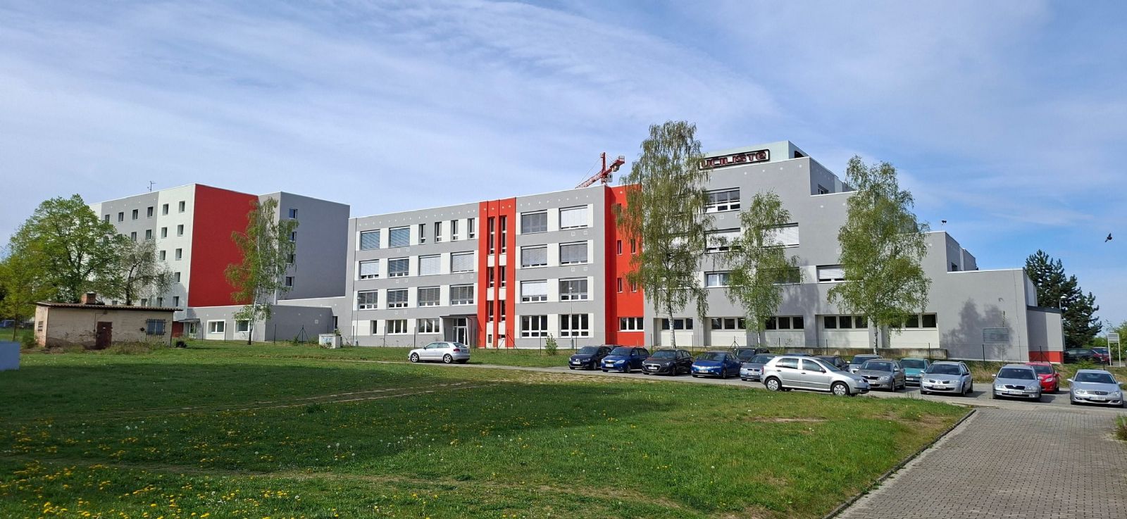 Plzeňské stavební učiliště prošlo rekonstrukcí za 90 milionů. Zájem o řemesla konečně roste