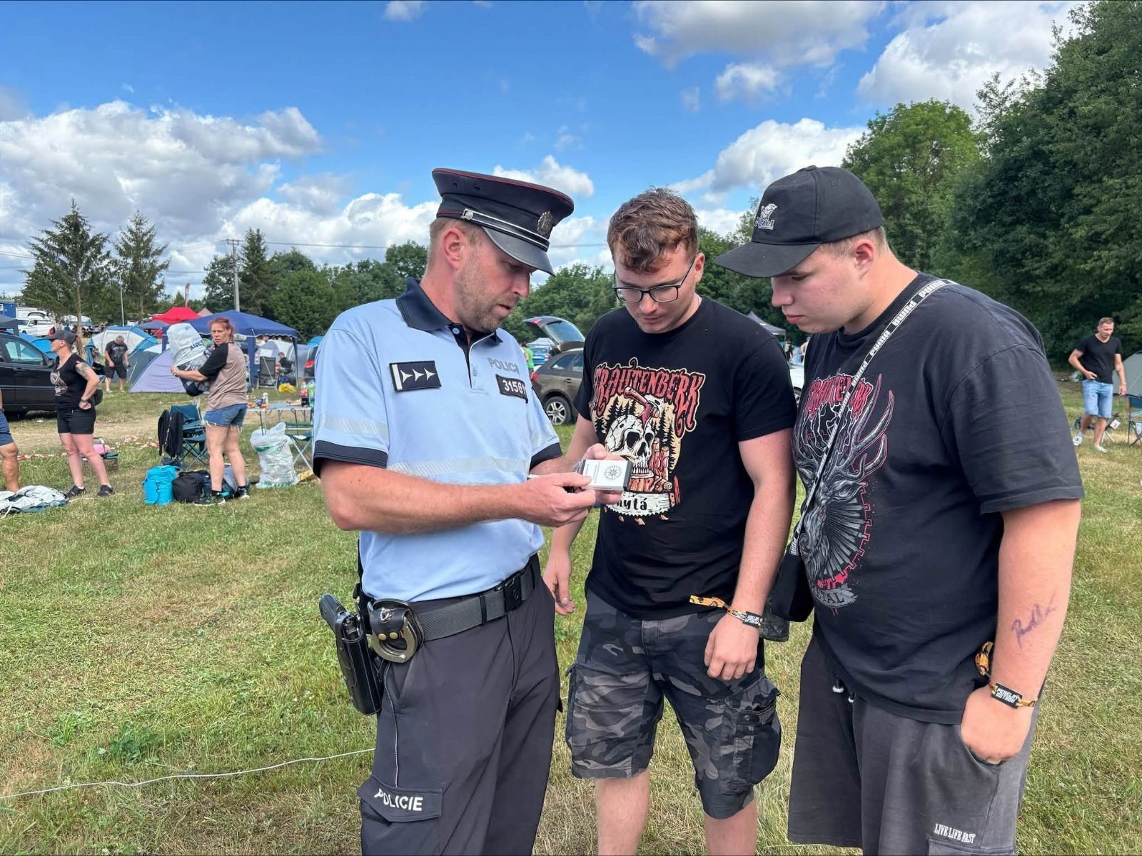 Policie po Pekelném ostrově rozdává alkohol testery. Řidiče varuje před zbytkovým alkoholem