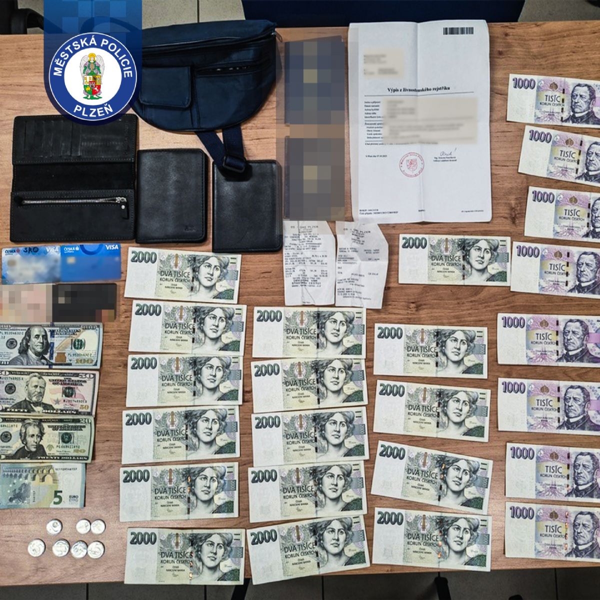Rekordní nález, poctivá nálezkyně v Plzni vrátila 44 tisíc