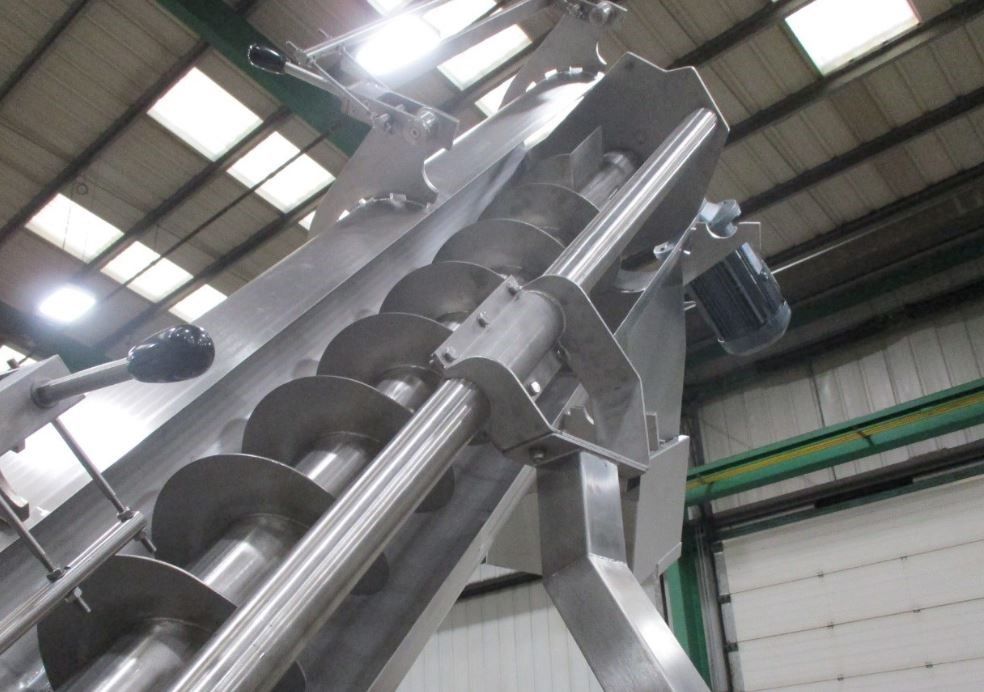 Smrt patnáctiletého chlapce na brigádě na Klatovsku policie odložila. Trestný čin neprokázala