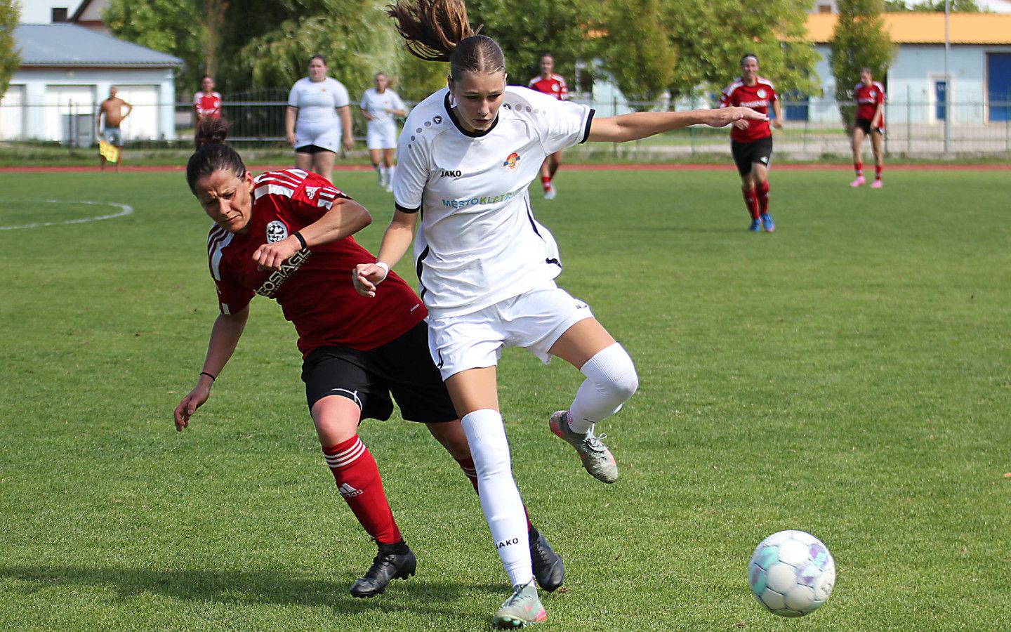 Klatovské fotbalistky otočily duel v Blatné. Rozhodla Chobotová