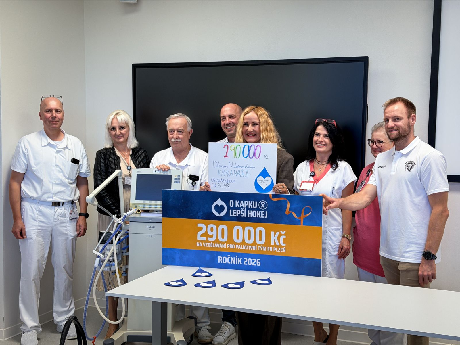 Plzeňská Fakultní nemocnice získala díky hokejové charitě dar za více než 700 tisíc korun