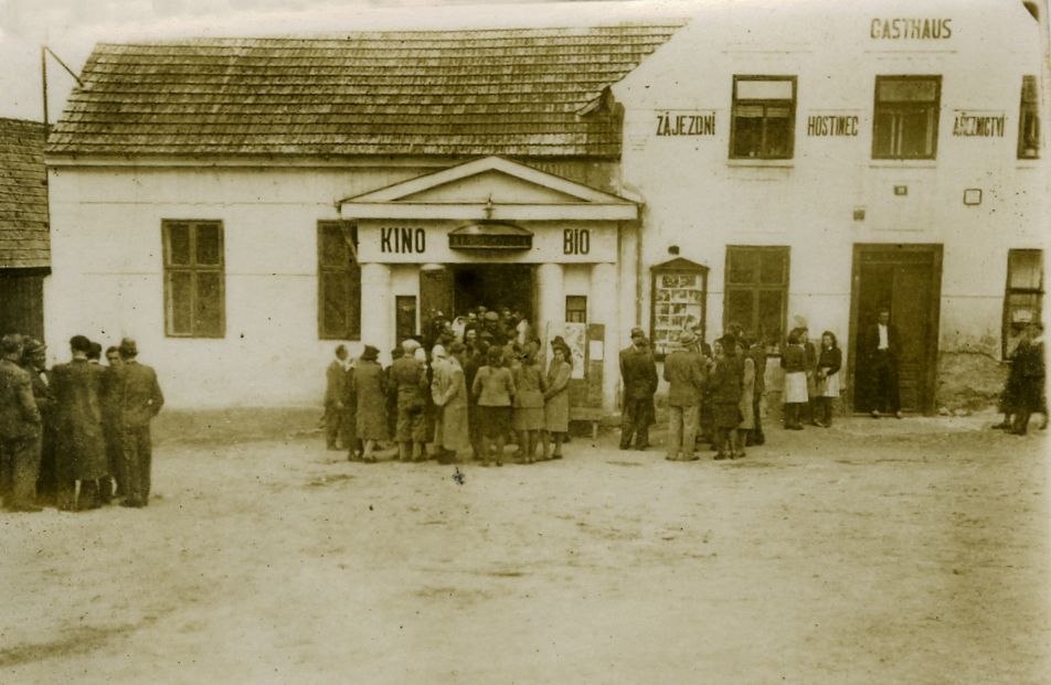 Stříbrná plátna severního Plzeňska. Hledání zašlé slávy venkovských kin