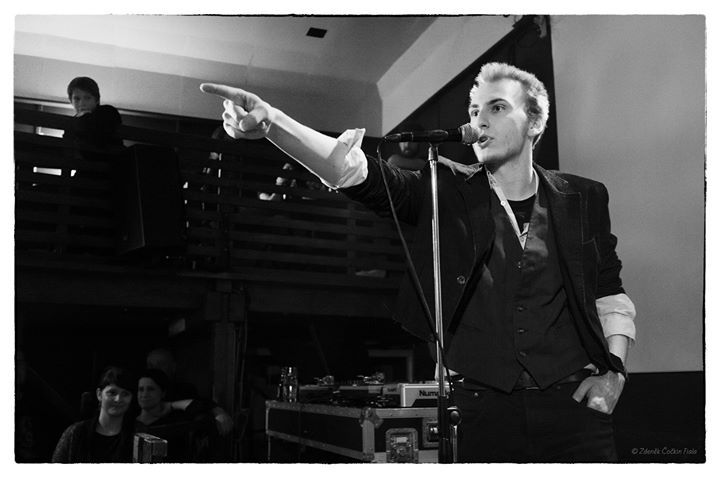 Vytlačí  Shit Poetry z trhu  Slam Poetry? Věhlasní 