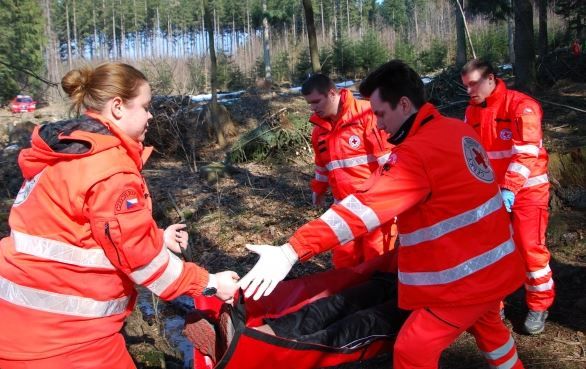Plzeňská firma KRÁSNÝ - zdravotnická technika sponzoruje záchranáře Českého červeného kříže