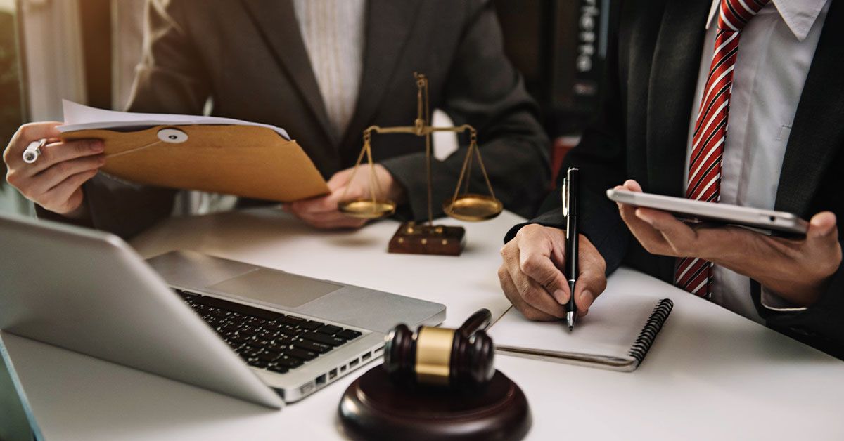 Advokátní úschovy pod přísnějším dohledem. Plzeňský případ ukazuje, proč se mění pravidla