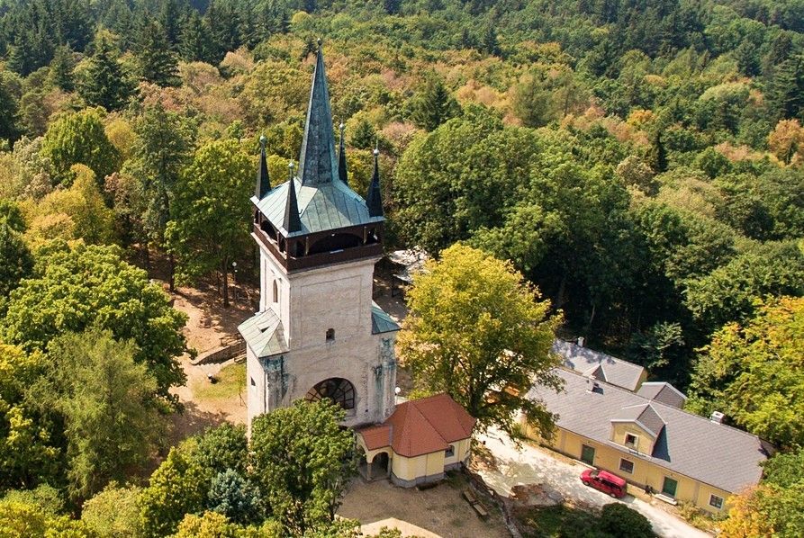 Bolfánek rozděluje Chudenice. Městys se soudí se spolkem, který areál roky oživoval