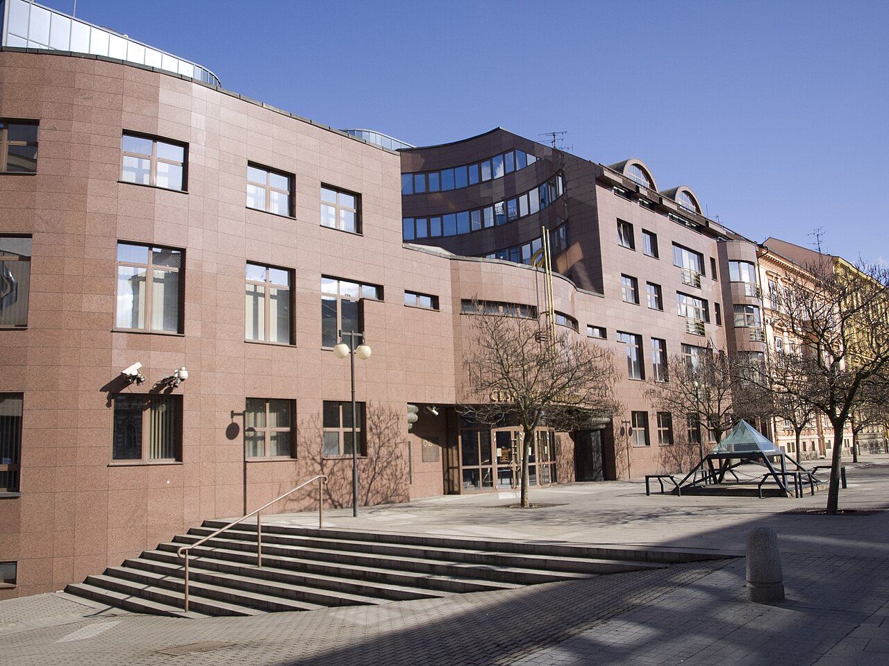 ČNB prodala bývalou pobočku v Plzni za 102,5 milionu korun. Koupila ji V.D.O. Group