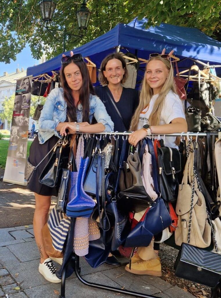 Diakonie v Plzni sbírá kabelky. Bazar na Festivalu na ulici pomůže dětem z náhradních rodin