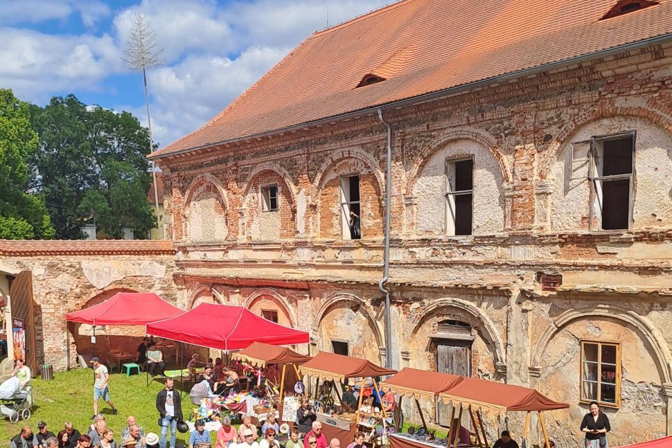 Festival v Čečovicích pomůže zachránit zámek. Výtěžek půjde na jeho opravu