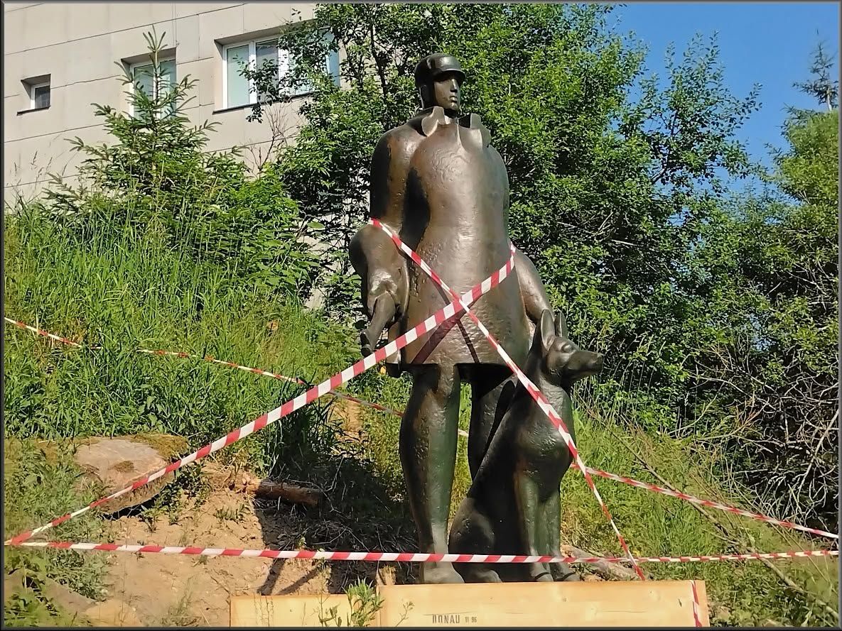 Komunistický symbol je zpět. Golem pohraničníka na Čerchově vyvolal ostrý spor