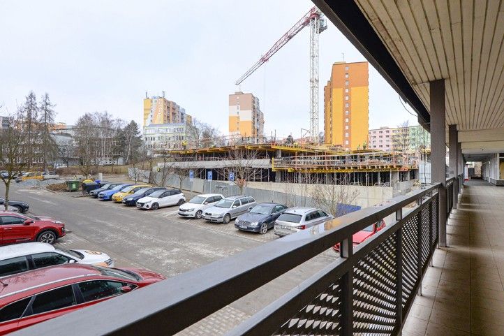 Parkovací dům u Atomu finišuje. Plzeň nabídne 173 míst, část zůstane zdarma