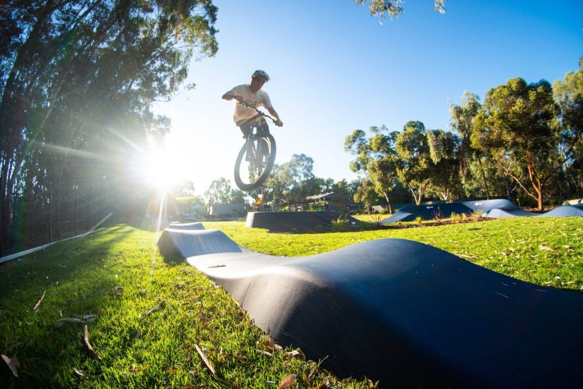 Plzeň staví pumptrack, který nemá v Česku srovnání. U Chlumu roste areál Posed