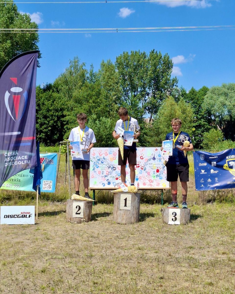 Plzeňský discgolf slaví. Jan Soukup je juniorským vicemistrem republiky