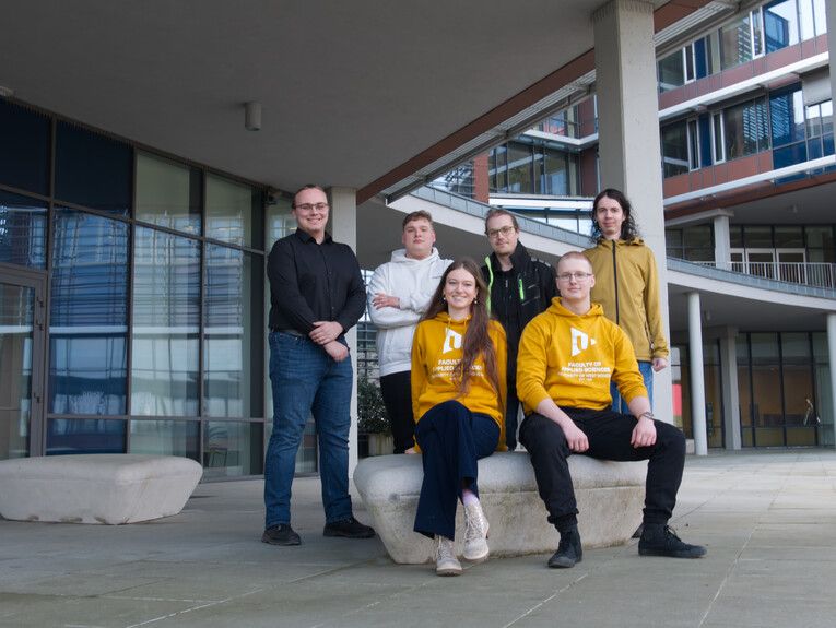 Plzeňští vědci prověřili AI v matematice. Výsledek trefí, logika ale selhává