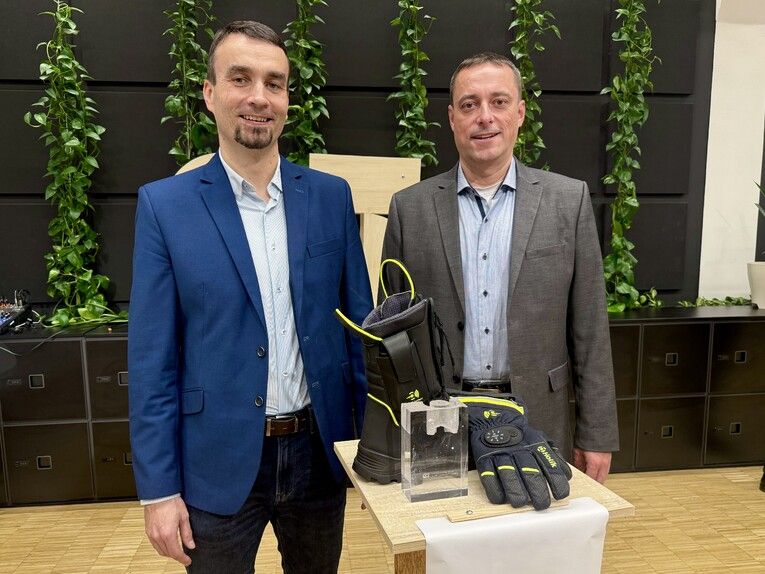 Plzeňští vědci triumfují s chytrou obuví pro záchranáře