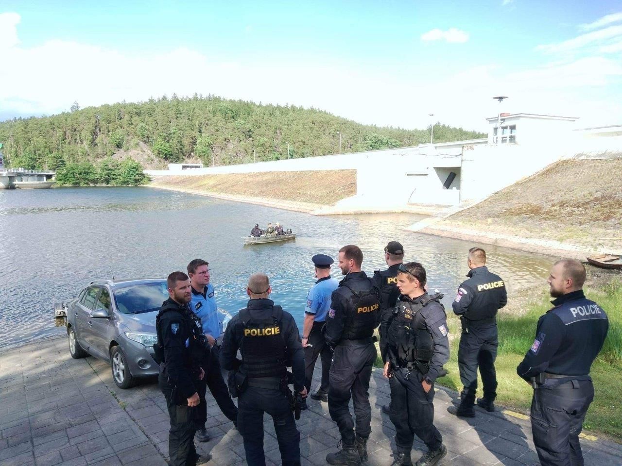 Policie kontrolovala rybáře na Hracholuskách. Čtyři přestupky skončily pokutou