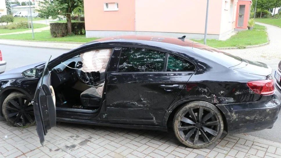 Řidič v Konstantinových Lázních ujížděl policii. Havaroval, měl zákaz řízení i pozitivní test na drogy
