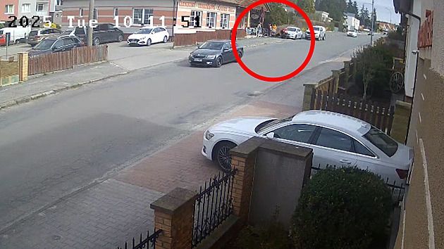 Řidička z Horní Břízy, kde nezajištěné auto srazilo těhotnou, vyvázla s pokutou