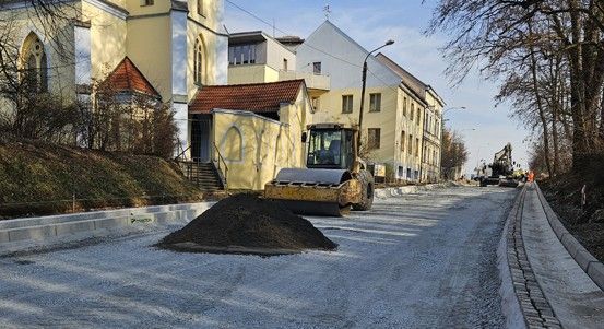 Rolnické náměstí v Lobzích se otevře 1. června, práce ale potrvají do srpna