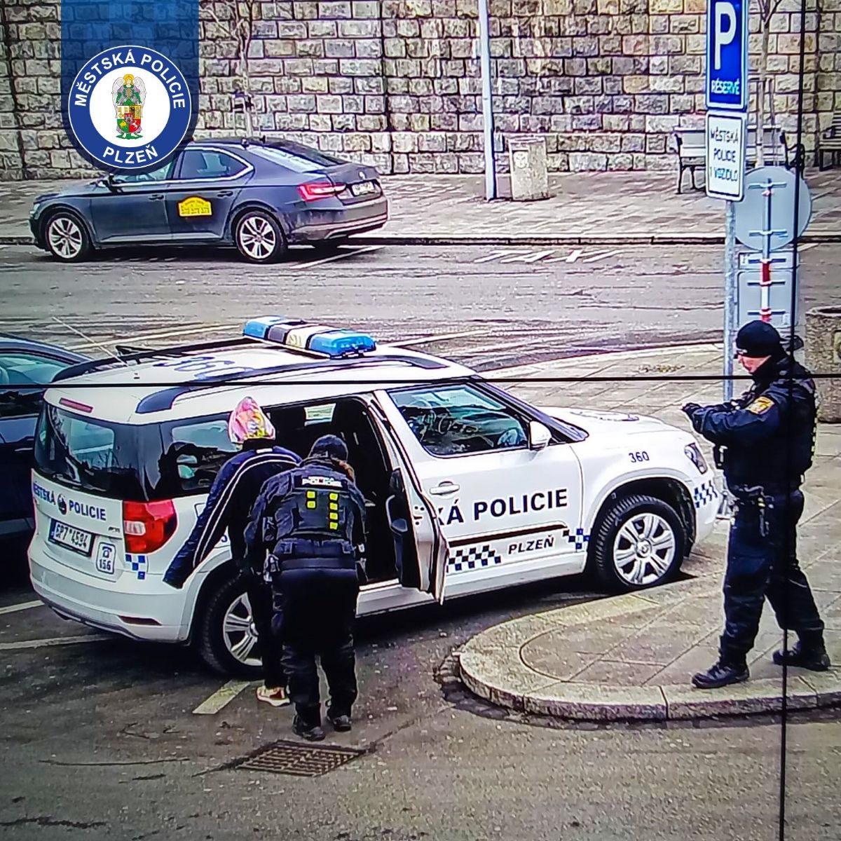 Strážníci v Plzni na nádraží našli další uprchlou dívku z dětského domova