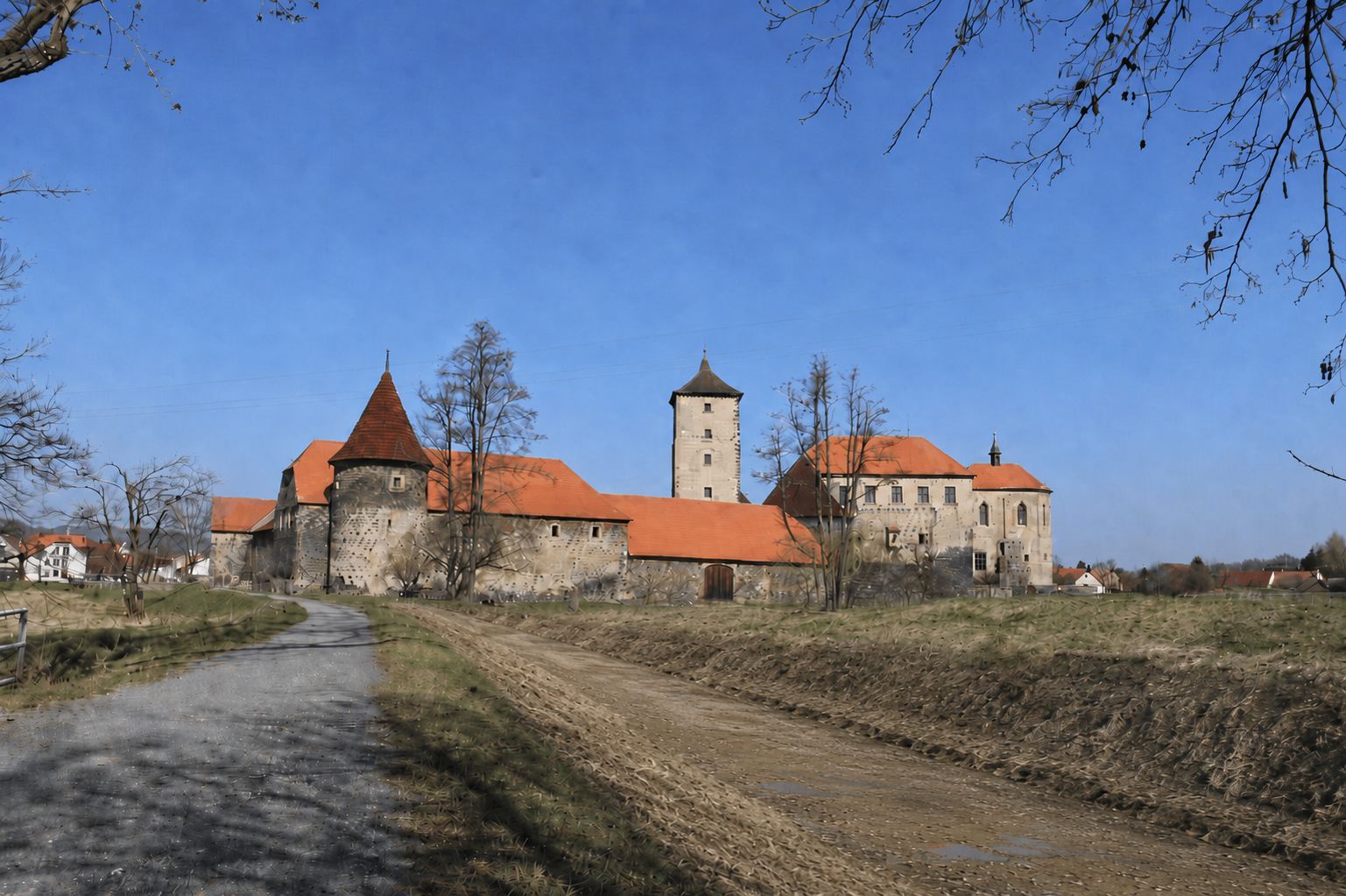 Švihov je bez vody. Kvůli opravě stavidla vypustili náhon kolem hradu