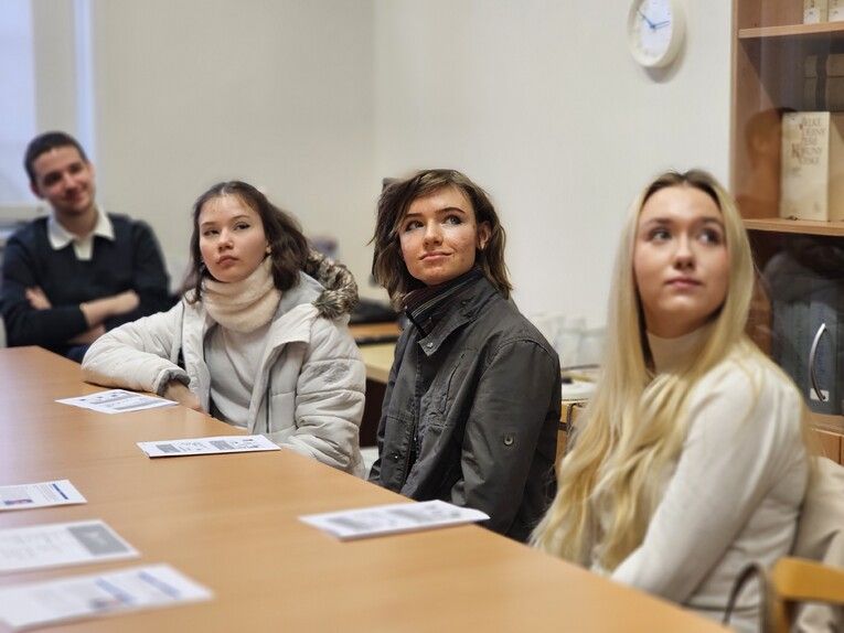 UniTEEN v Plzni, ZČU nabízí 35 bezplatných kurzů pro středoškoláky